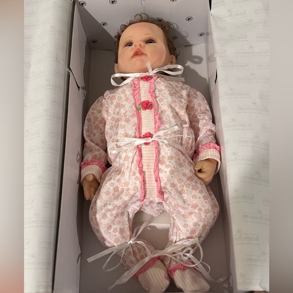 New! The Ashton Drake Collection doll “Katie”! She coos, breaths & more! - Picture 7 of 14